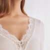 Body a maniche lunghe in modal ultraleggero con cashmere e pizzo