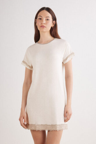 Camicia da notte con maniche corte e bordi in pizzo