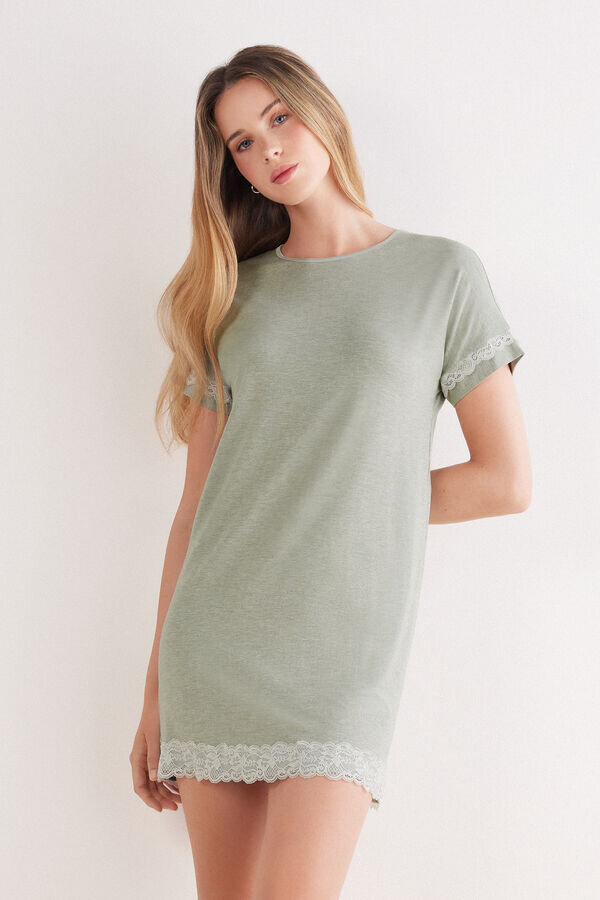 Camicia da notte con maniche corte e bordi in pizzo Camicia da notte con maniche corte e bordi in pizzo