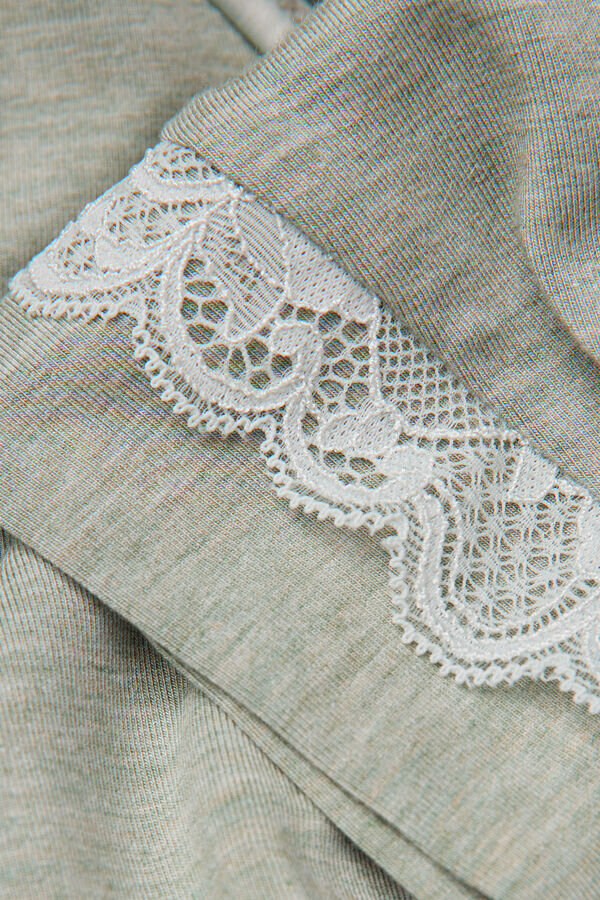 Camicia da notte con maniche corte e bordi in pizzo Camicia da notte con maniche corte e bordi in pizzo