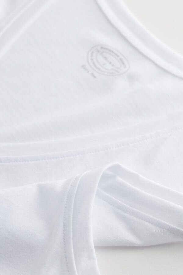 Canotta con scollo a V in cotone extrafine di qualità superiore Canotta con scollo a V in cotone extrafine di qualità superiore