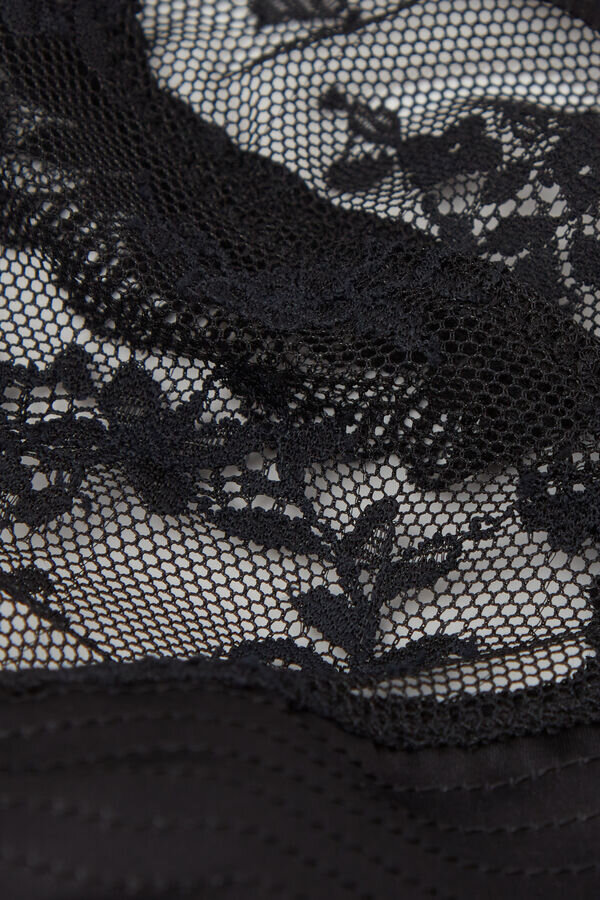 L’arte della lingerie Brazilian Slip in pizzo stile anni ’80 L’arte della lingerie Brazilian Slip in pizzo stile anni ’80