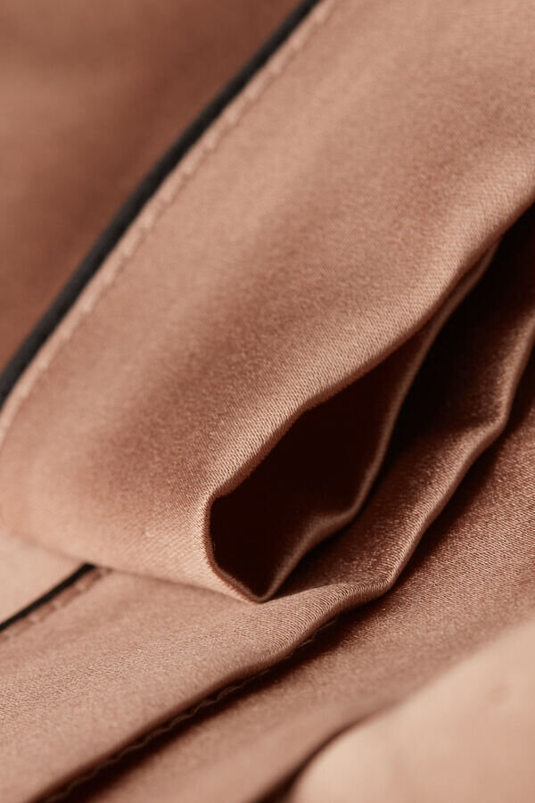 Pantaloncini in seta con bordino Pantaloncini in seta con bordino