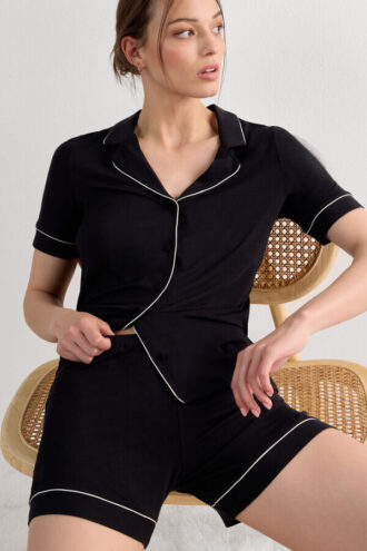 Shorts in modal con bordi a contrasto