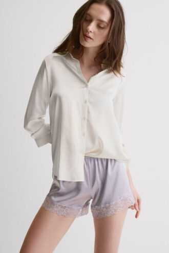 Shorts in seta con bordi in pizzo