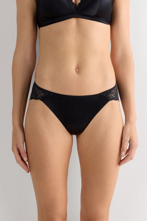Slip bikini in pizzo e seta Slip bikini in pizzo e seta