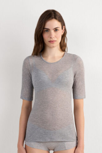 Top a maniche corte in Ultranatural con cashmere