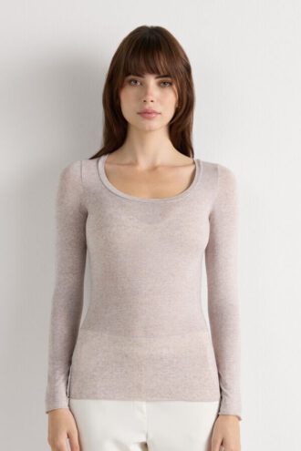 Top a maniche lunghe con scollo rotondo in modal ultraleggero e cashmere