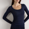 Top a maniche lunghe con scollo rotondo in modal ultraleggero e cashmere