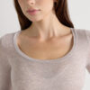 Top a maniche lunghe con scollo rotondo in modal ultraleggero e cashmere
