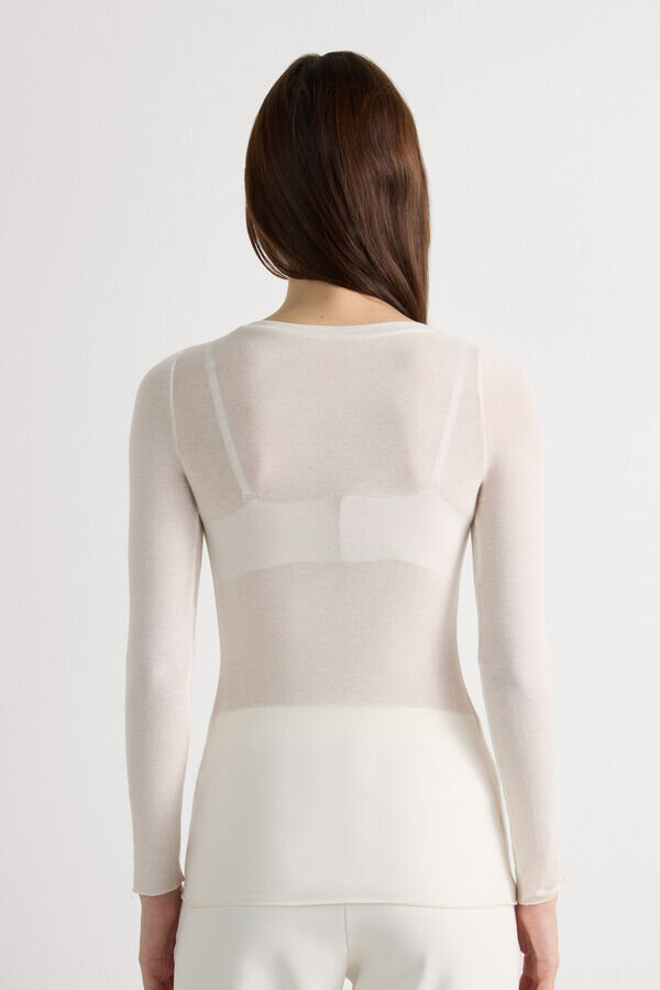 Top a maniche lunghe con scollo rotondo in modal ultraleggero e cashmere Top a maniche lunghe con scollo rotondo in modal ultraleggero e cashmere