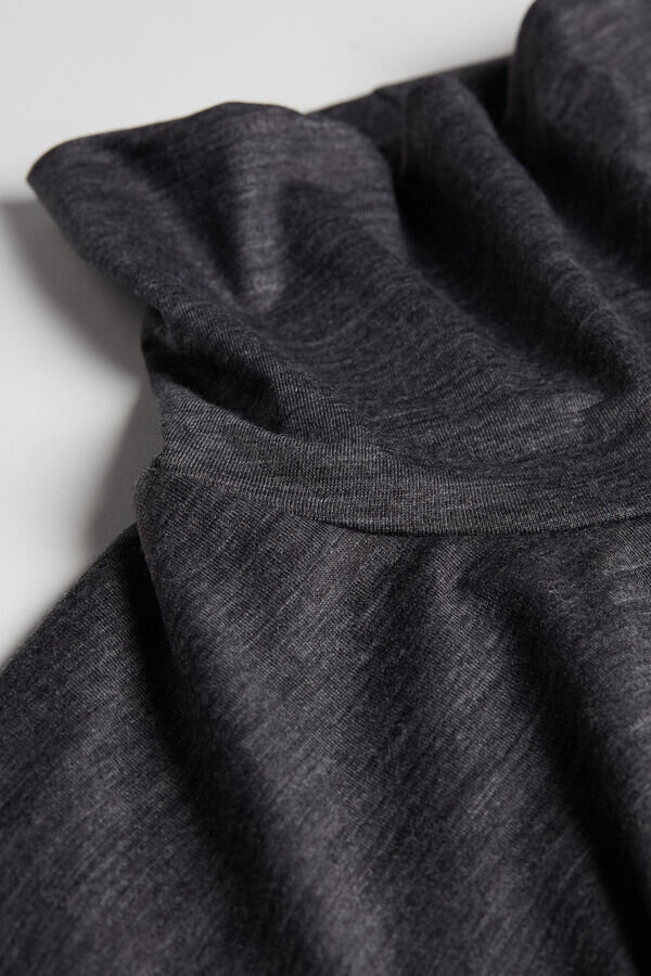 Top a maniche lunghe e collo alto in lana merino Top a maniche lunghe e collo alto in lana merino