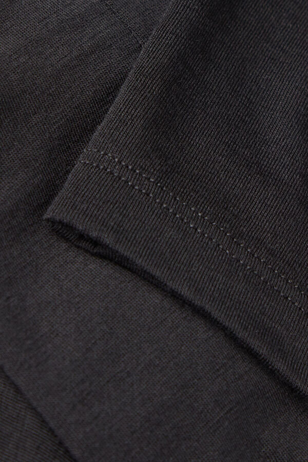 Top a maniche lunghe e collo alto in lana merino Top a maniche lunghe e collo alto in lana merino