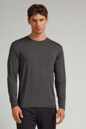 Top a maniche lunghe in morbida seta