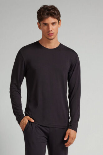 Top a maniche lunghe in morbida seta