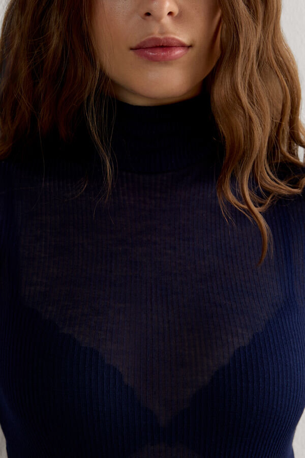 Top con collo alto in Ultranatural con cashmere Top con collo alto in Ultranatural con cashmere