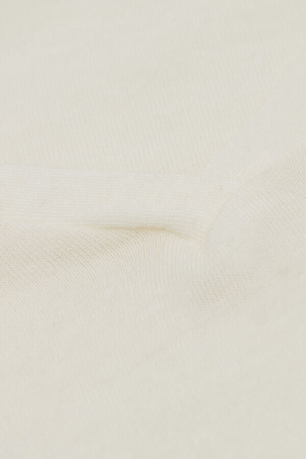 Top con scollo a V in modal ultraleggero con cashmere Top con scollo a V in modal ultraleggero con cashmere