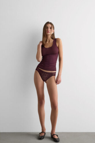 Top con spalle larghe in modal cashmere ultraleggero