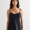 Top in raso di seta con scollo a V