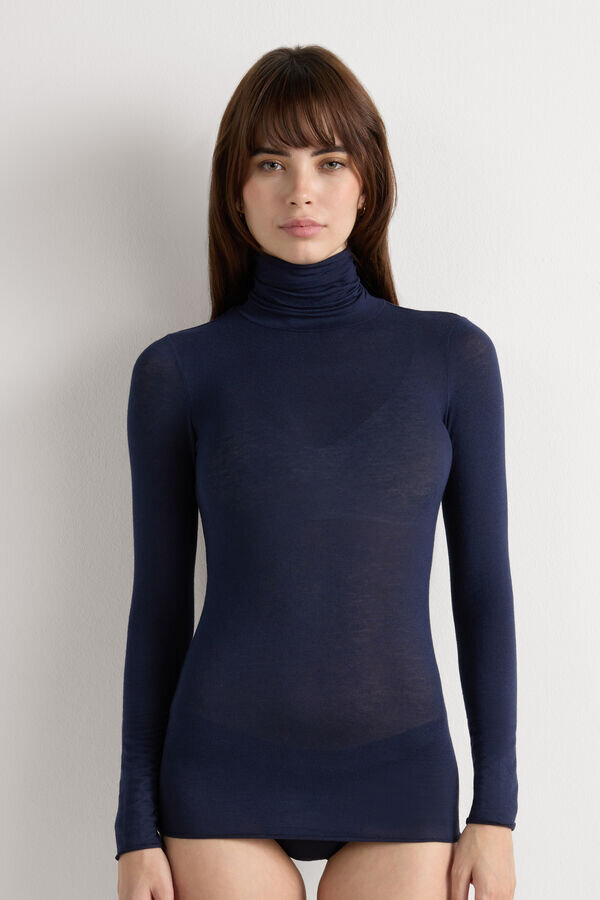Top ultraleggero con collo alto in modal e cashmere Top ultraleggero con collo alto in modal e cashmere