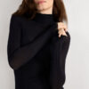 Top ultraleggero con collo alto in modal e cashmere