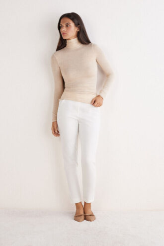 Top ultraleggero con collo alto in modal e cashmere