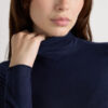 Top ultraleggero con collo alto in modal e cashmere Top ultraleggero con collo alto in modal e cashmere