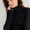 Top ultraleggero con collo alto in modal e cashmere