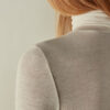 Top ultraleggero con collo alto in modal e cashmere