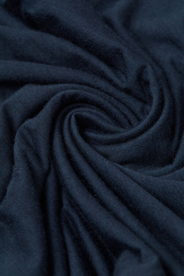 Top ultraleggero con collo alto in modal e cashmere Top ultraleggero con collo alto in modal e cashmere