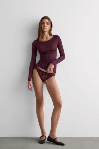 Top ultraleggero in modal e cashmere con scollo a barchetta