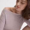 Top ultraleggero in modal e cashmere con scollo a barchetta Top ultraleggero in modal e cashmere con scollo a barchetta
