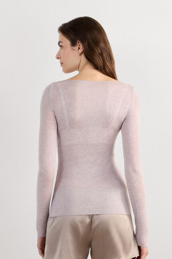 Top ultraleggero in modal e cashmere con scollo a barchetta Top ultraleggero in modal e cashmere con scollo a barchetta