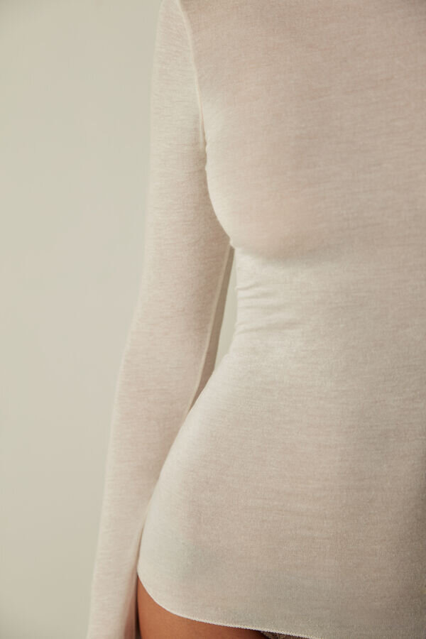 Top ultraleggero in modal e cashmere con scollo a barchetta Top ultraleggero in modal e cashmere con scollo a barchetta