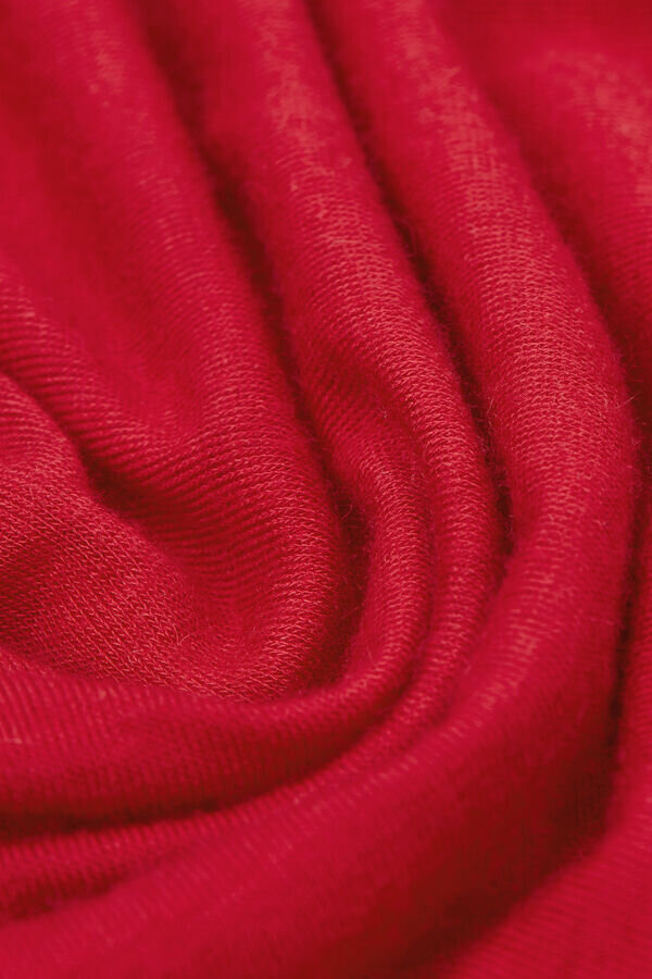 Top ultraleggero in modal e cashmere con scollo a barchetta Top ultraleggero in modal e cashmere con scollo a barchetta