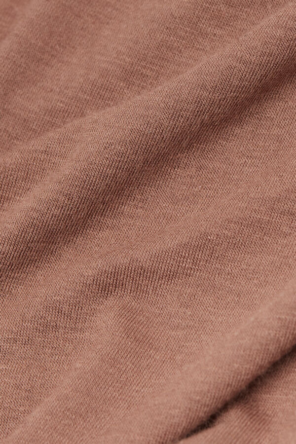 Top ultraleggero in modal e cashmere con scollo a barchetta Top ultraleggero in modal e cashmere con scollo a barchetta