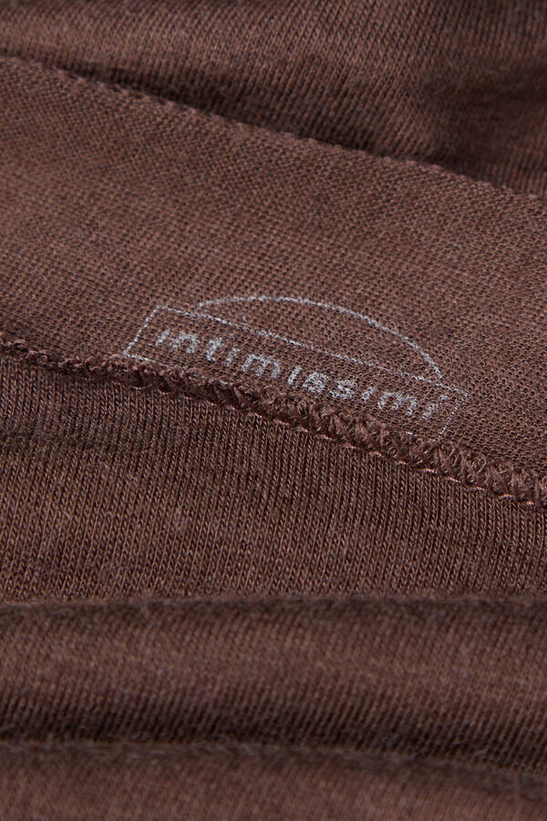 Top ultraleggero in modal e cashmere con scollo a barchetta Top ultraleggero in modal e cashmere con scollo a barchetta