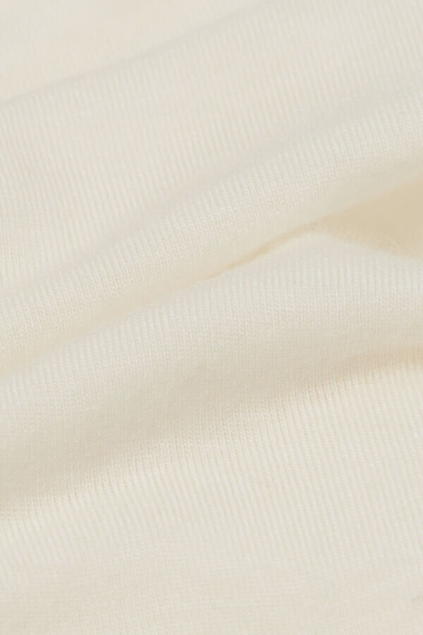 Top ultraleggero in modal e cashmere con scollo a barchetta Top ultraleggero in modal e cashmere con scollo a barchetta